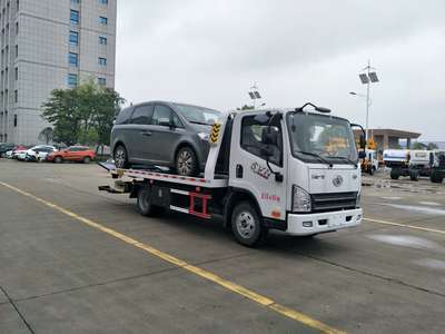 高效救援，可靠伙伴 解放虎V藍牌一拖二清障車，濰柴117馬力引領城市救援新標準